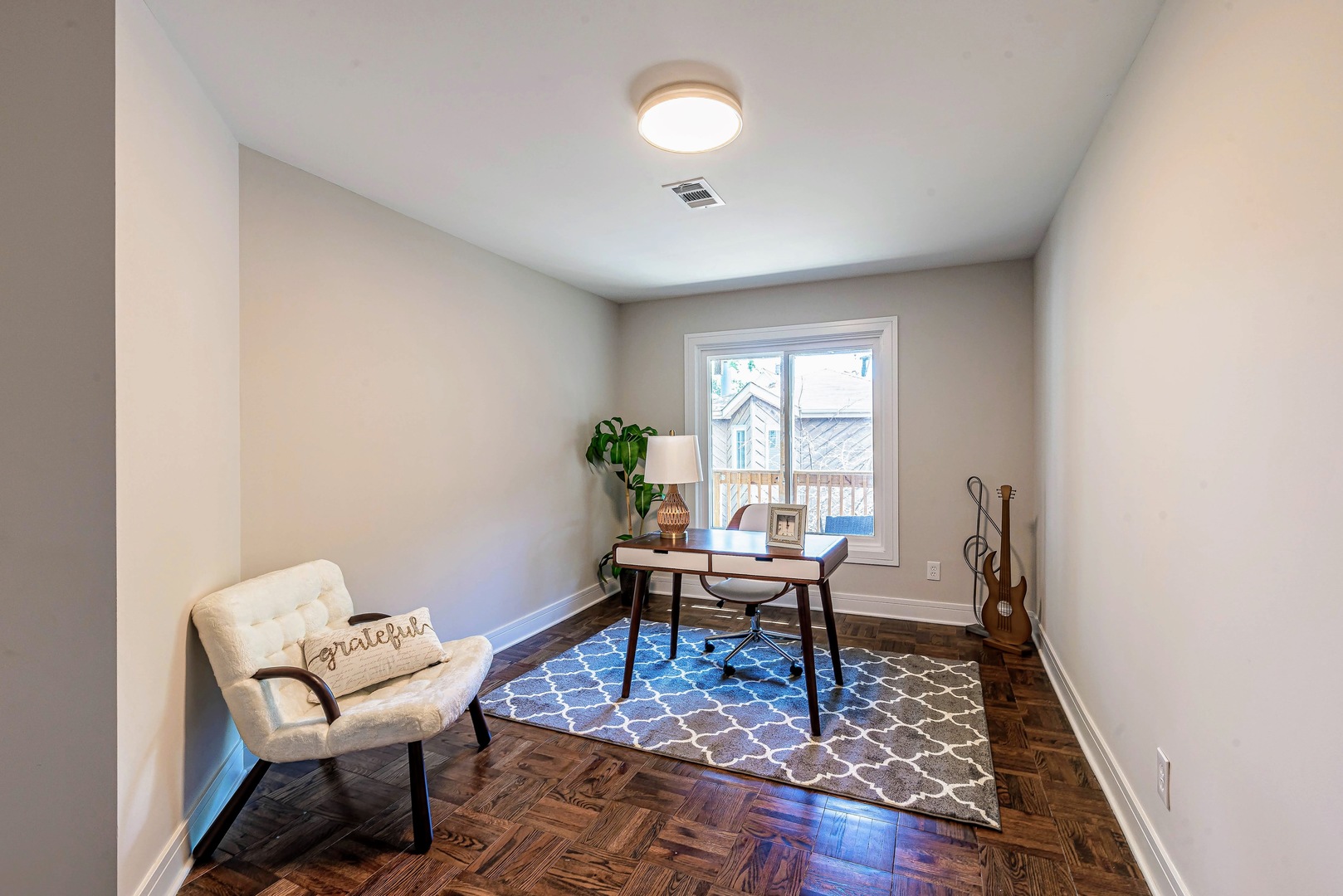 1235 W Barry Avenue Unit: 2