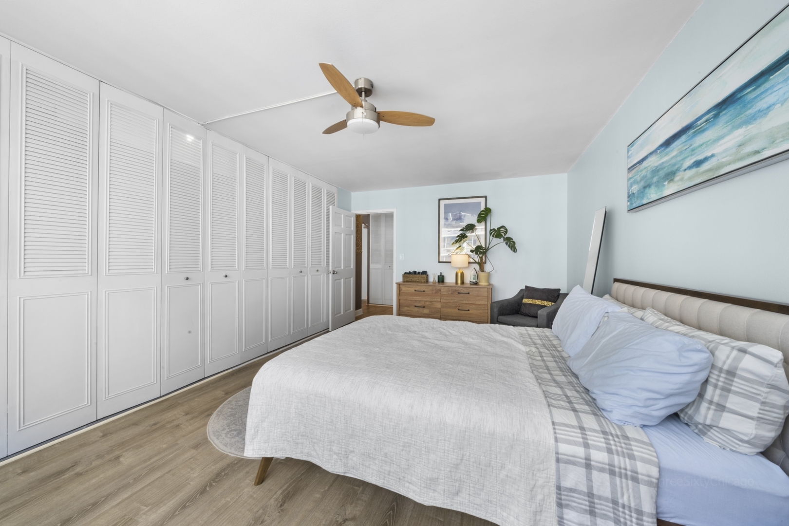 4250 N MARINE Drive Unit: 2113