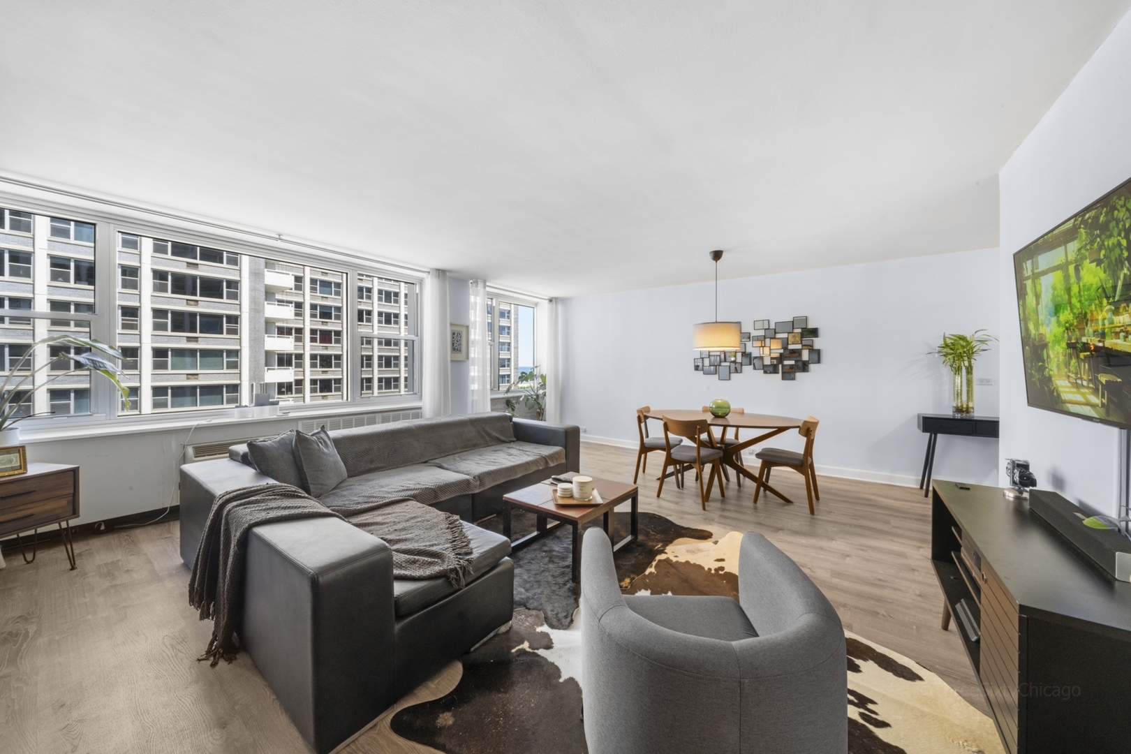 4250 N MARINE Drive Unit: 2113