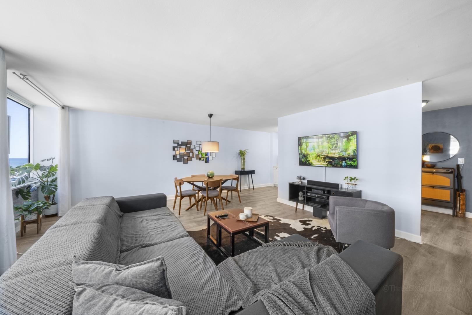 4250 N MARINE Drive Unit: 2113