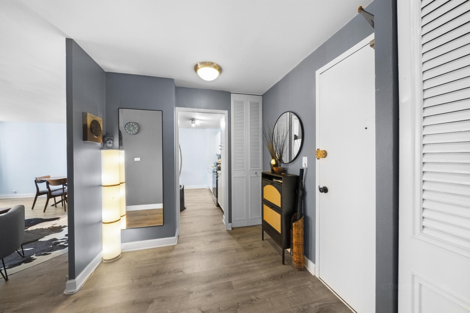 4250 N MARINE Drive Unit: 2113