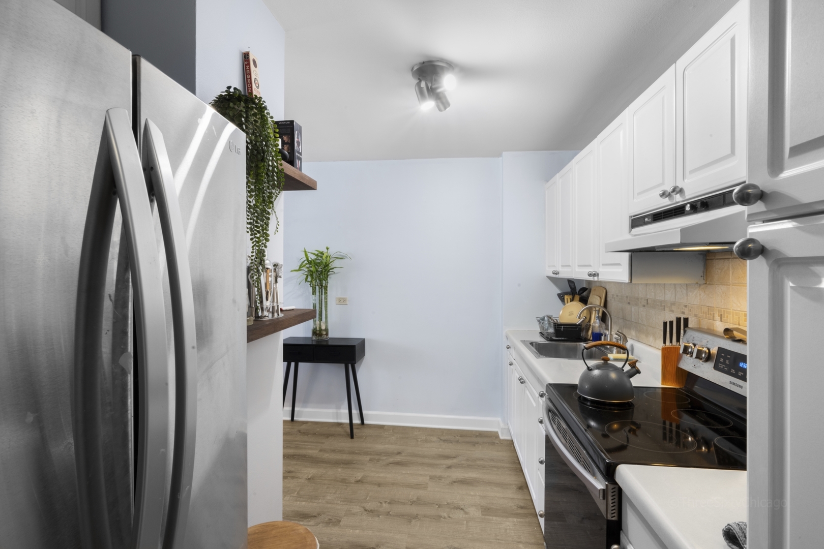 4250 N MARINE Drive Unit: 2113