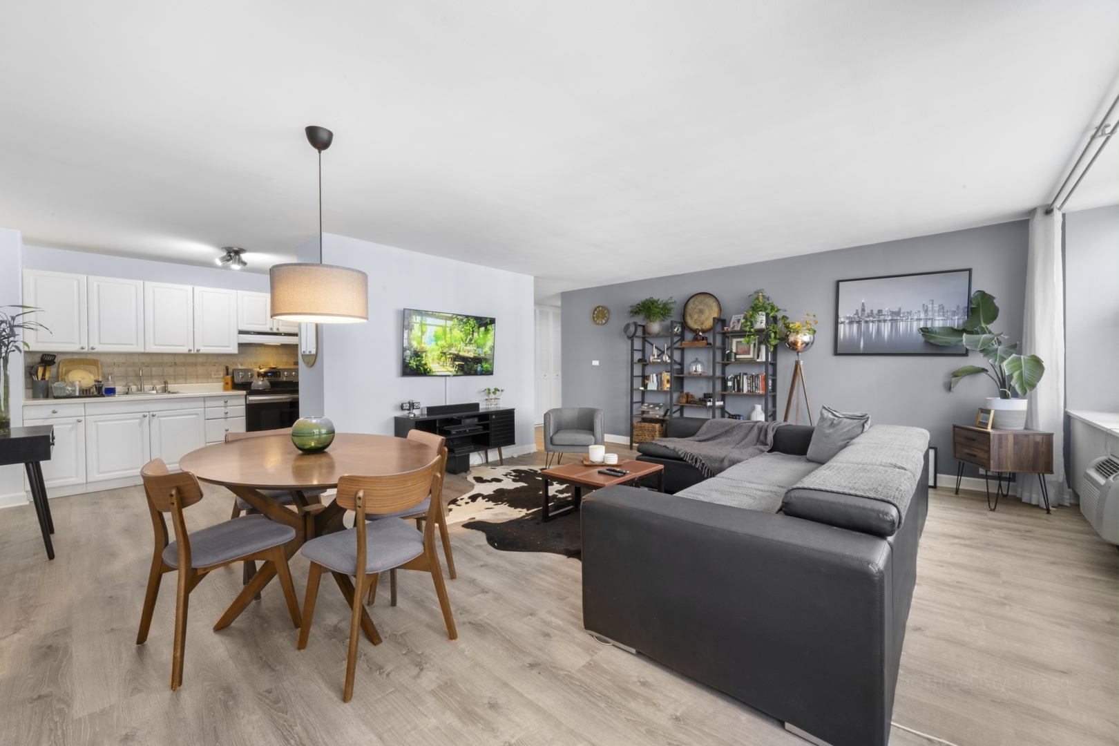 4250 N MARINE Drive Unit: 2113