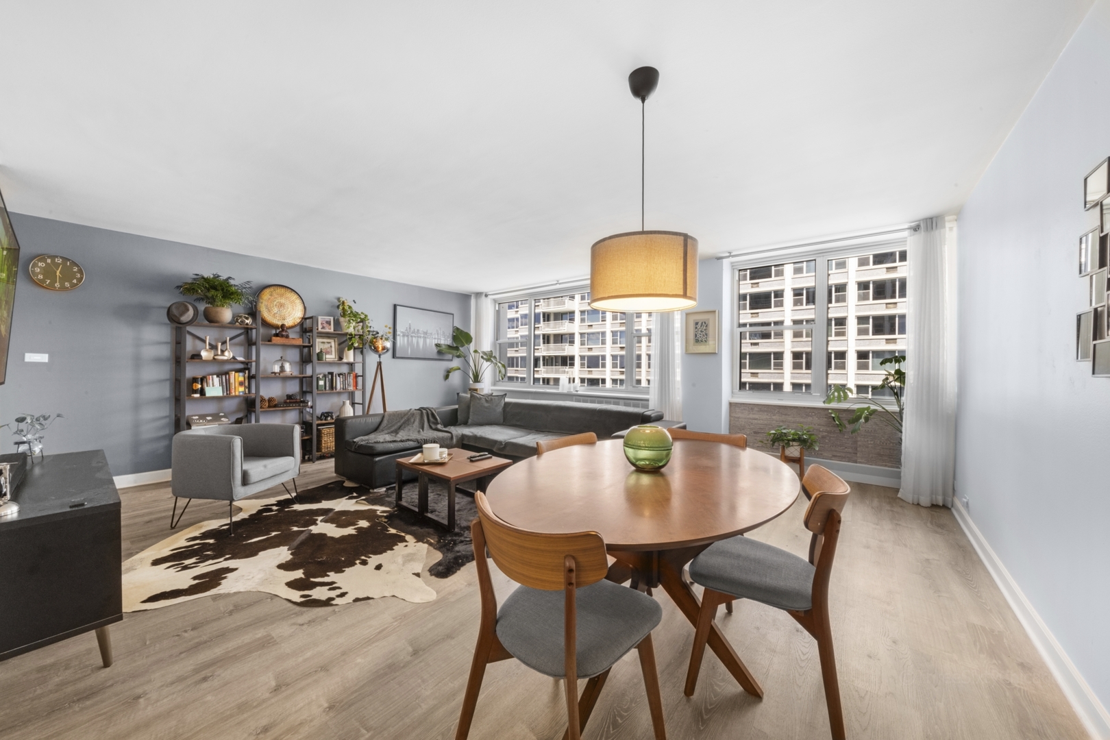 4250 N MARINE Drive Unit: 2113