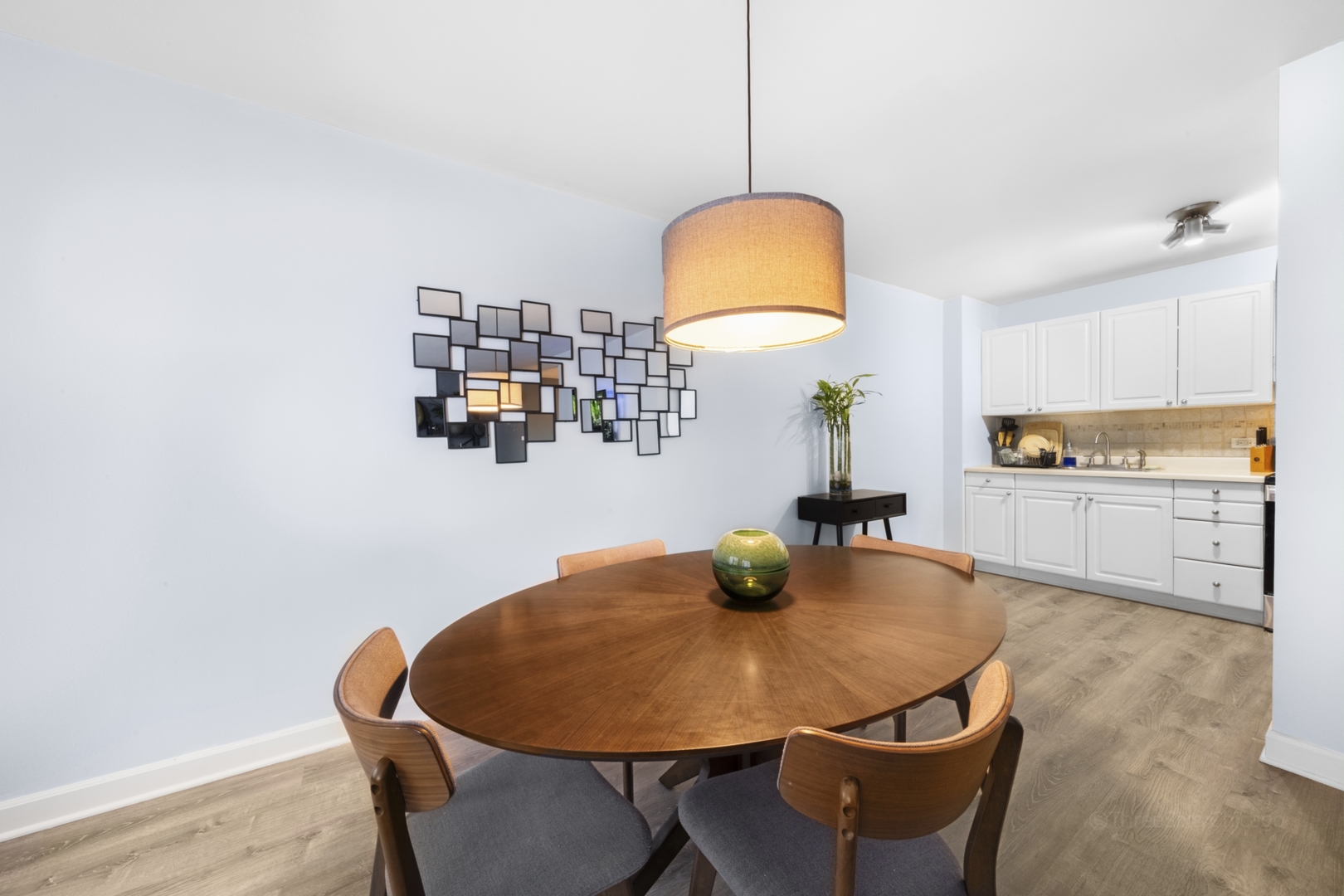 4250 N MARINE Drive Unit: 2113