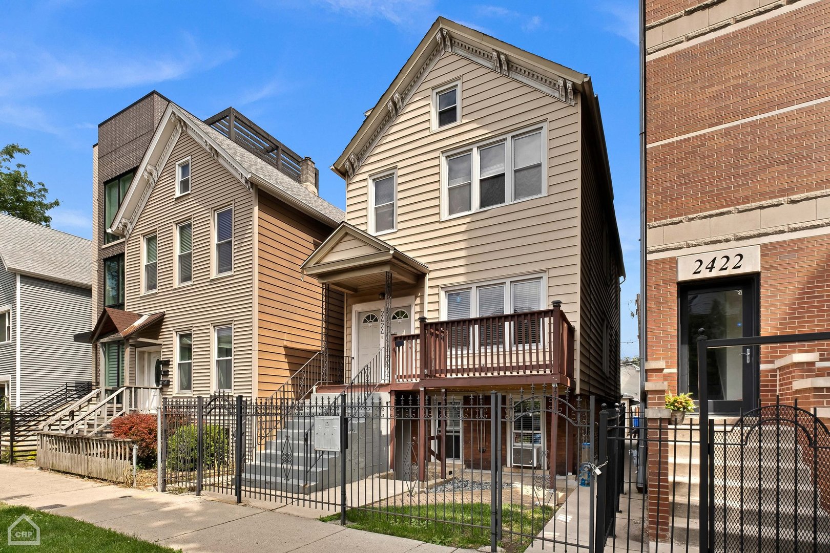 2424 W Moffat Street