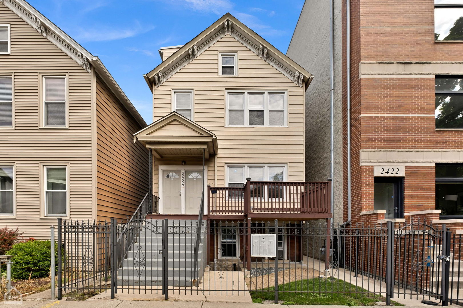2424 W Moffat Street