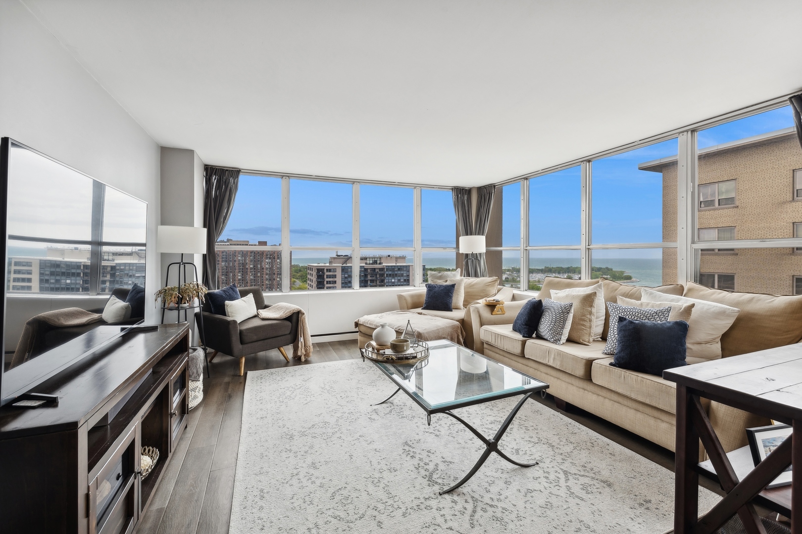 655 W Irving Park Road Unit: 2102