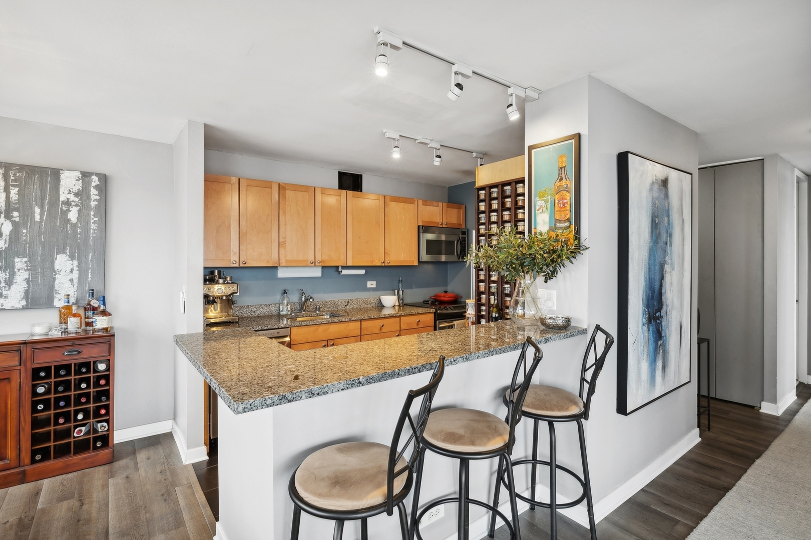 655 W Irving Park Road Unit: 2102
