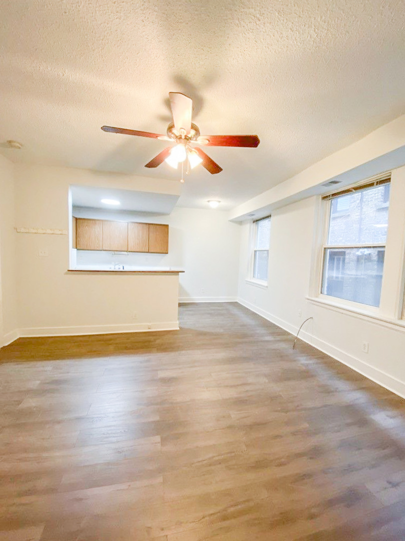 3727 N Pine Grove Avenue Unit: 101