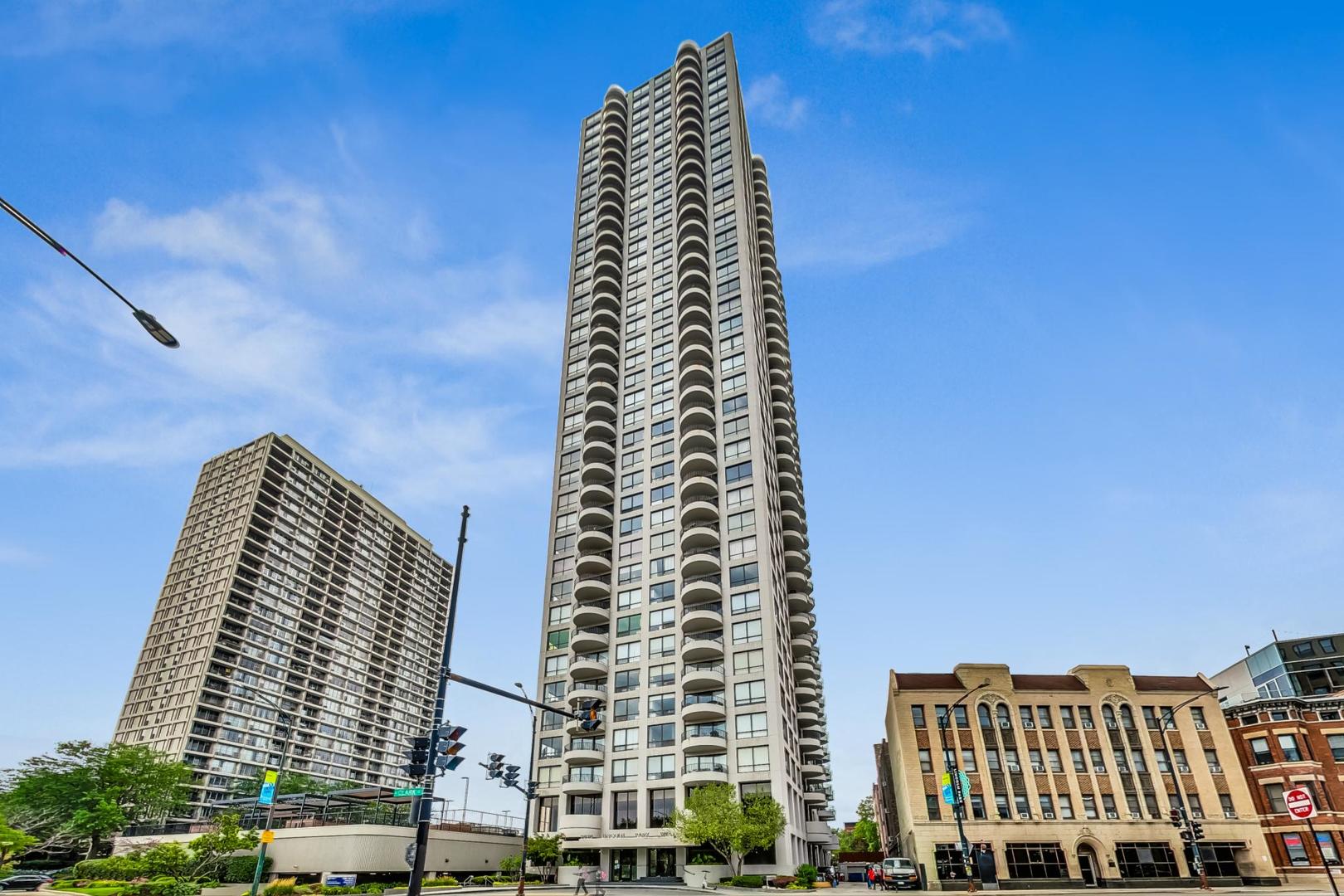 2020 N Lincoln Park West Unit: 18G