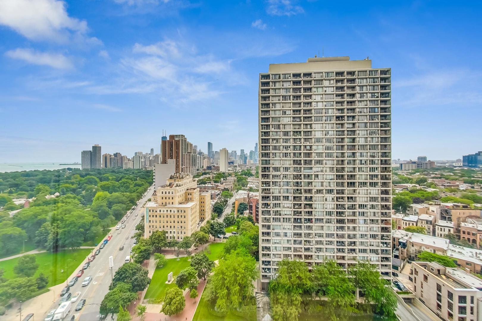 2020 N Lincoln Park West Unit: 18G