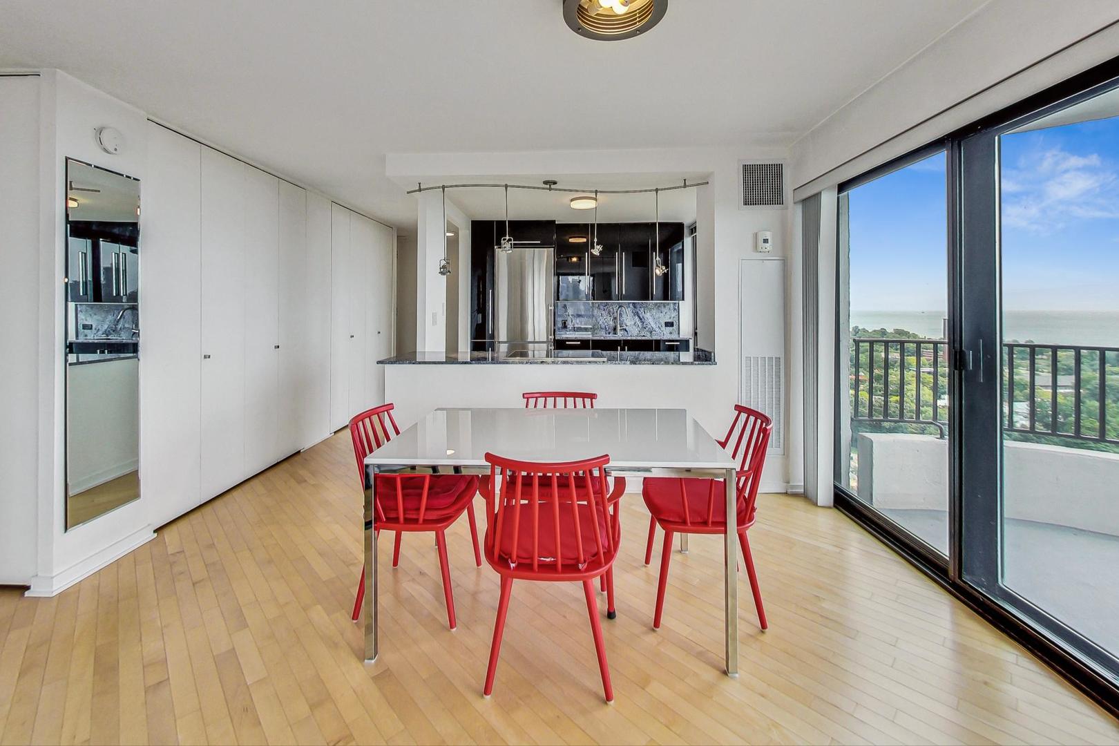2020 N Lincoln Park West Unit: 18G