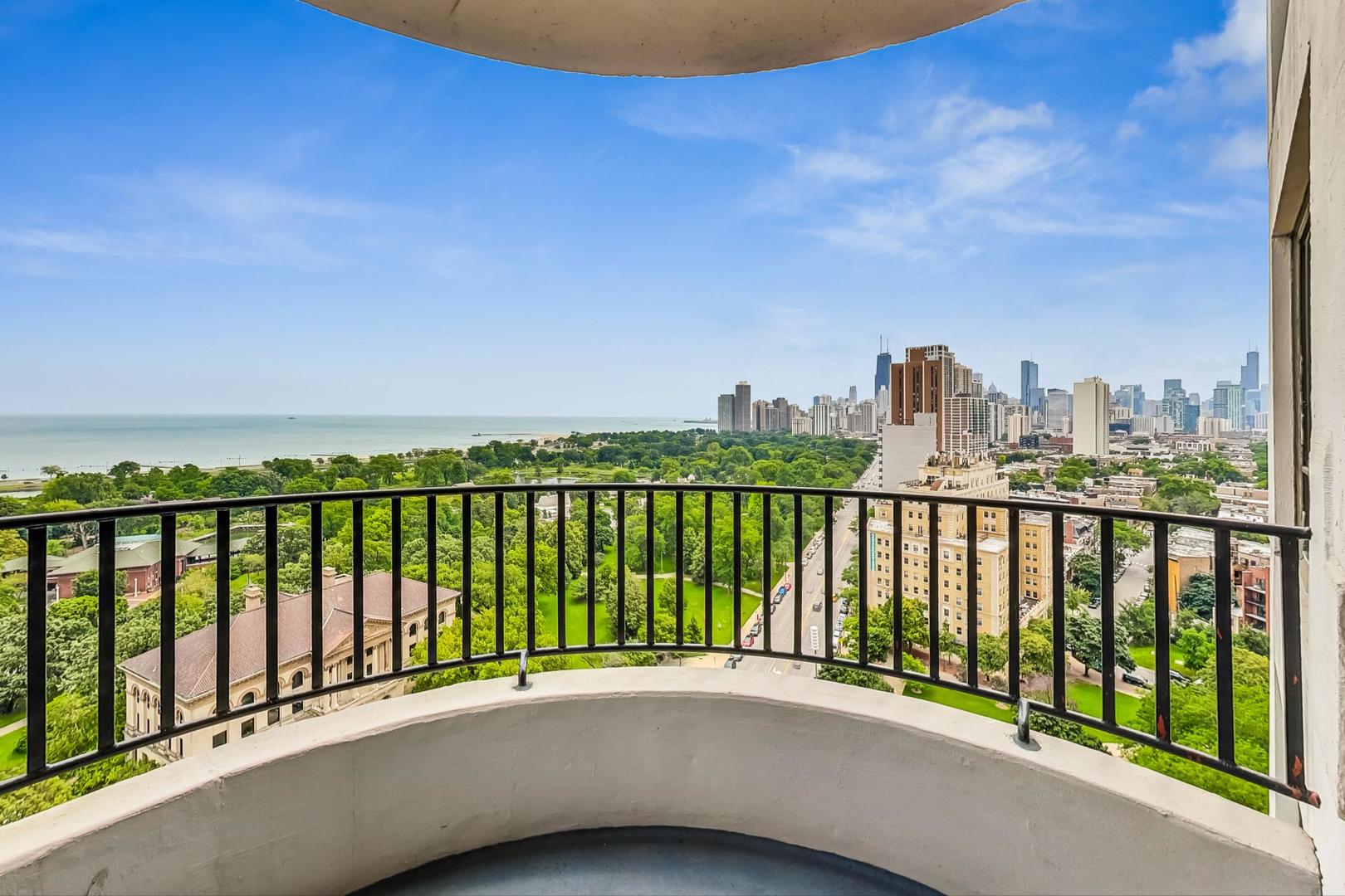 2020 N Lincoln Park West Unit: 18G