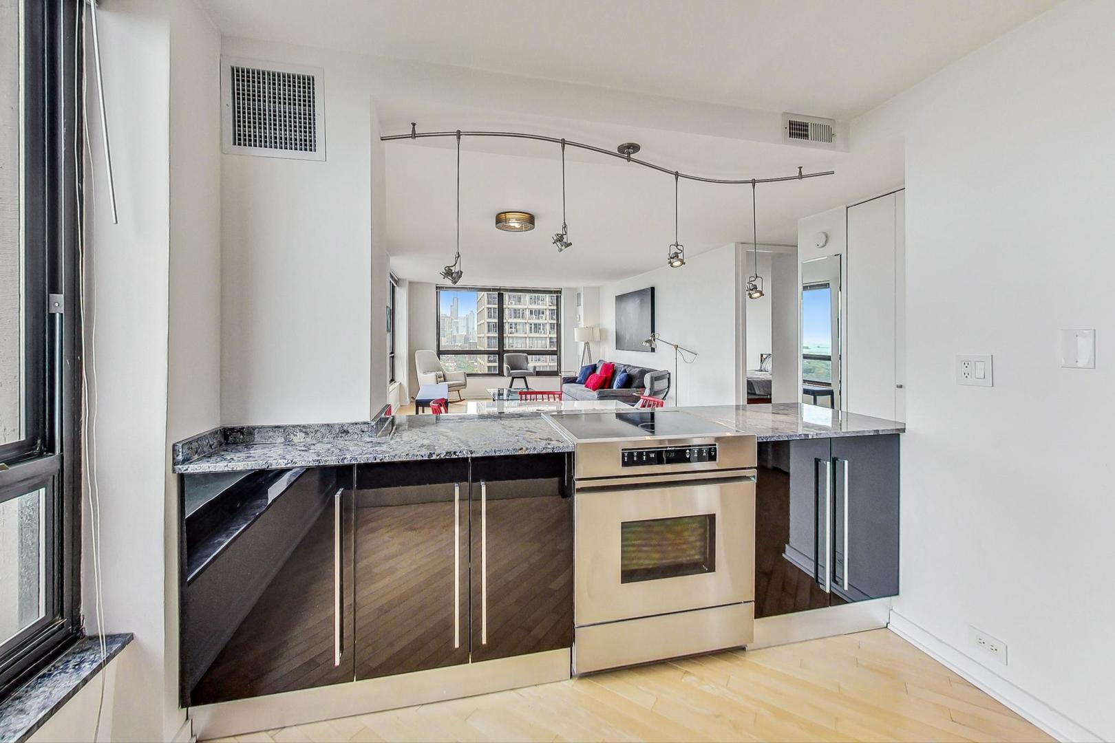 2020 N Lincoln Park West Unit: 18G