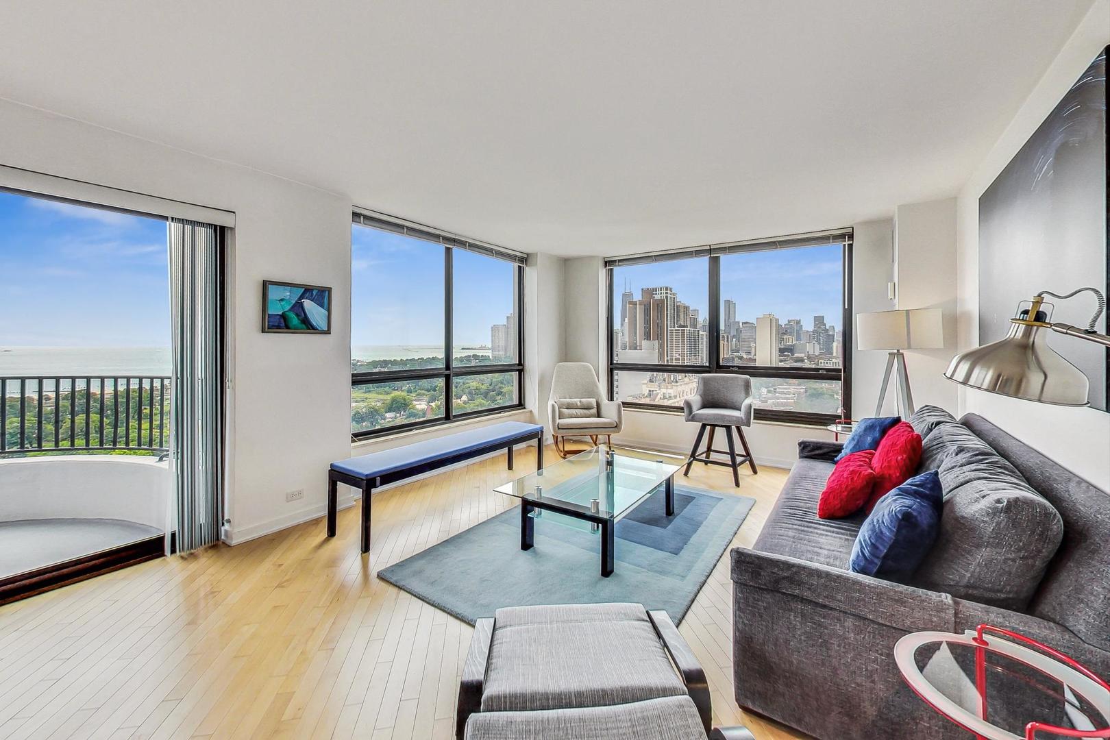 2020 N Lincoln Park West Unit: 18G