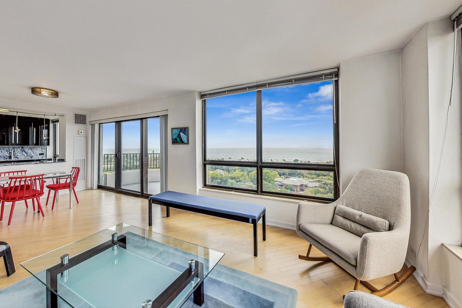 2020 N Lincoln Park West Unit: 18G