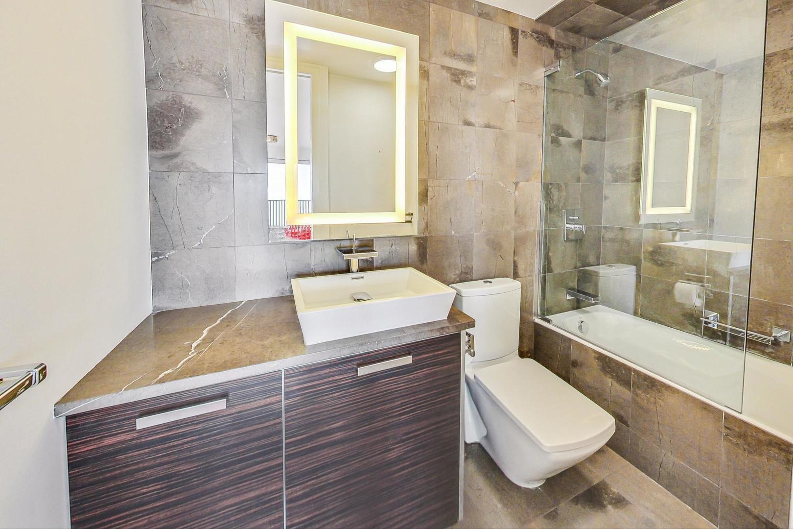 2020 N Lincoln Park West Unit: 18G