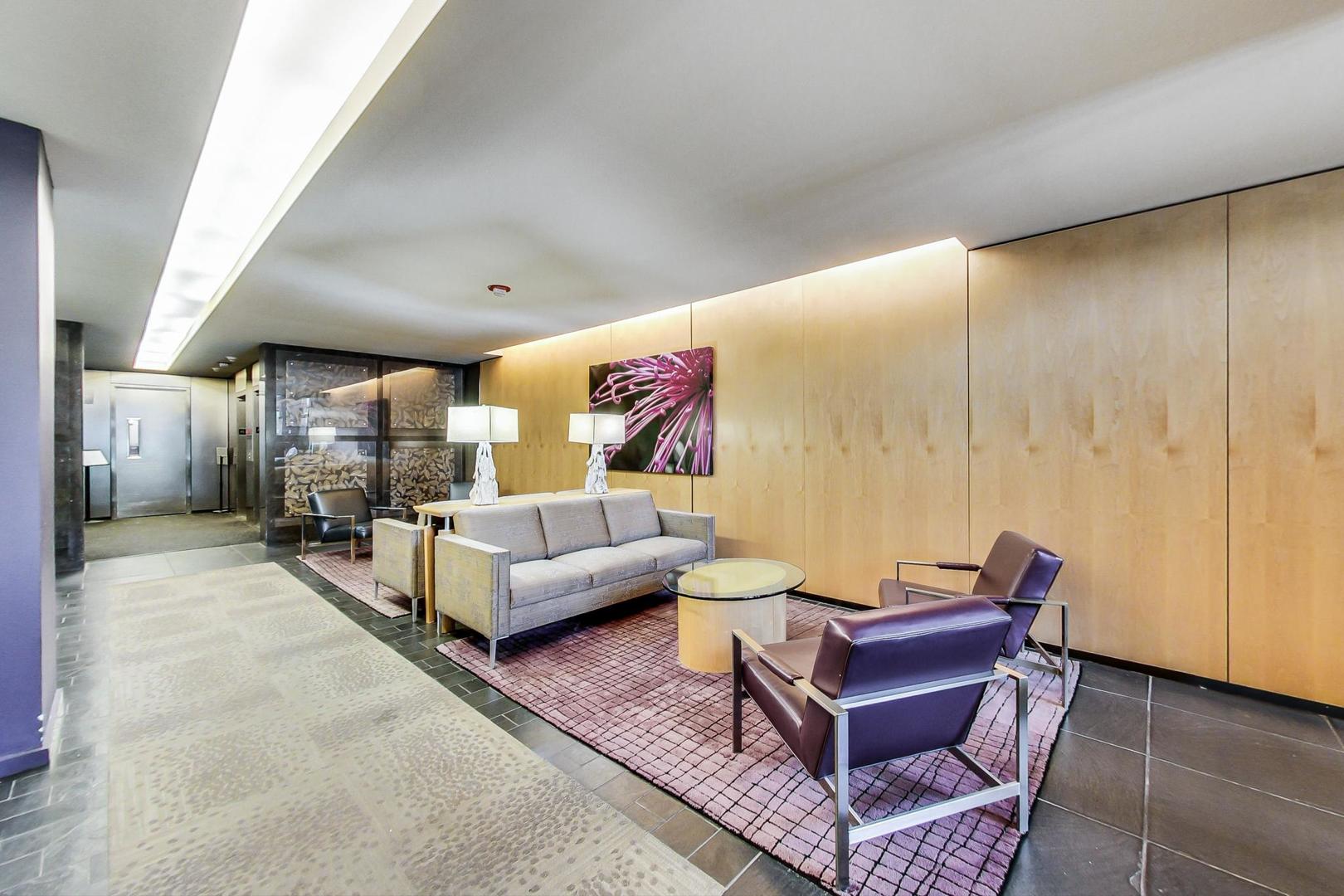 2020 N Lincoln Park West Unit: 18G
