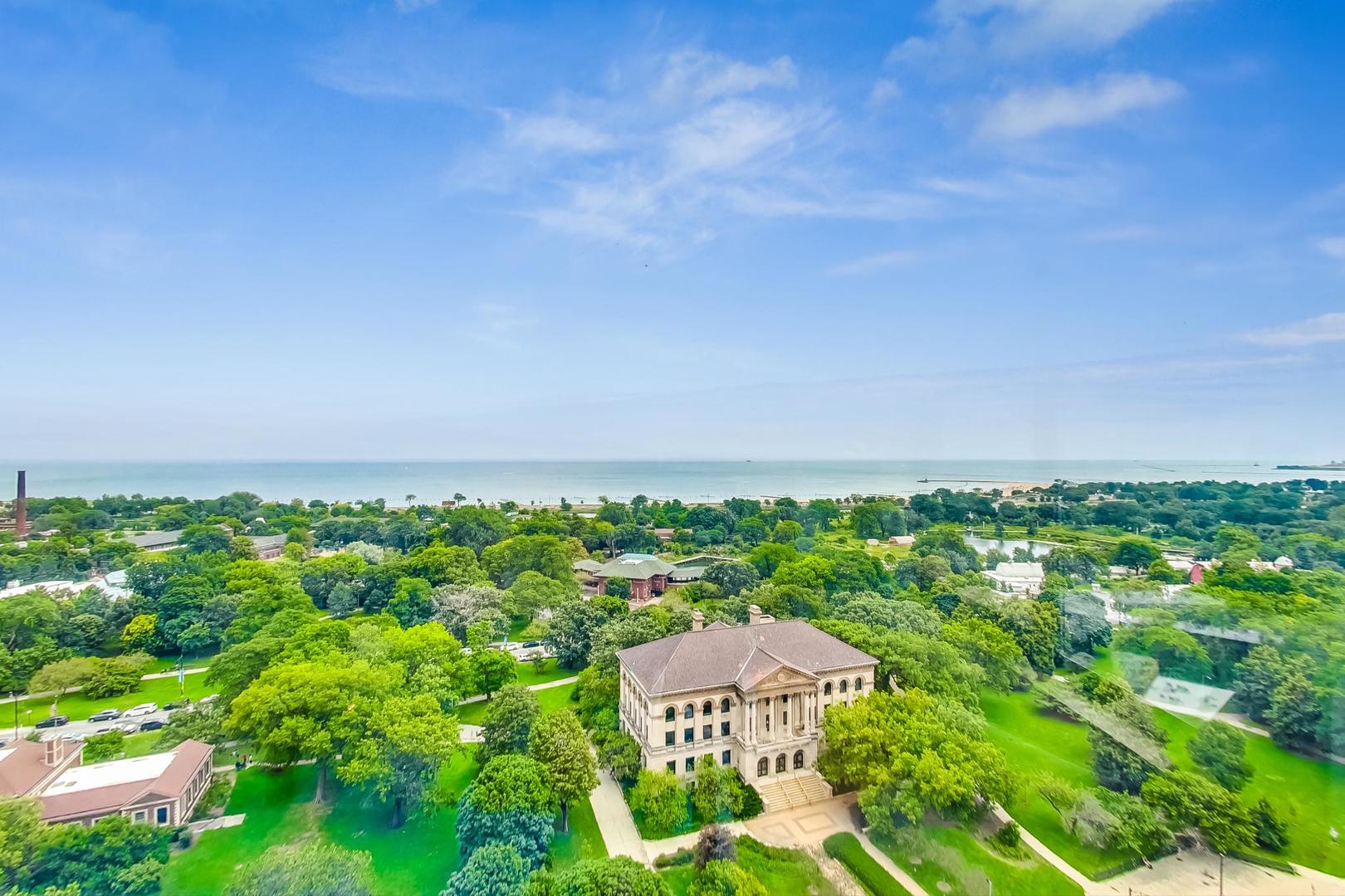 2020 N Lincoln Park West Unit: 18G