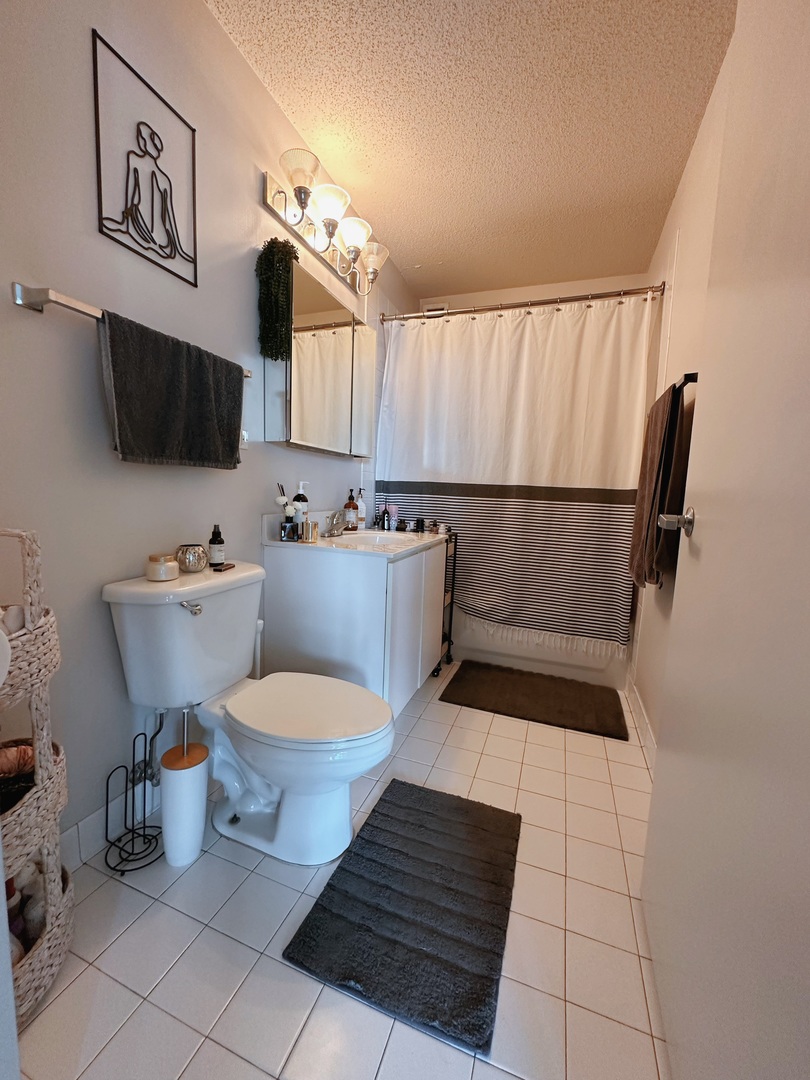 2 E ERIE Street Unit: 2406