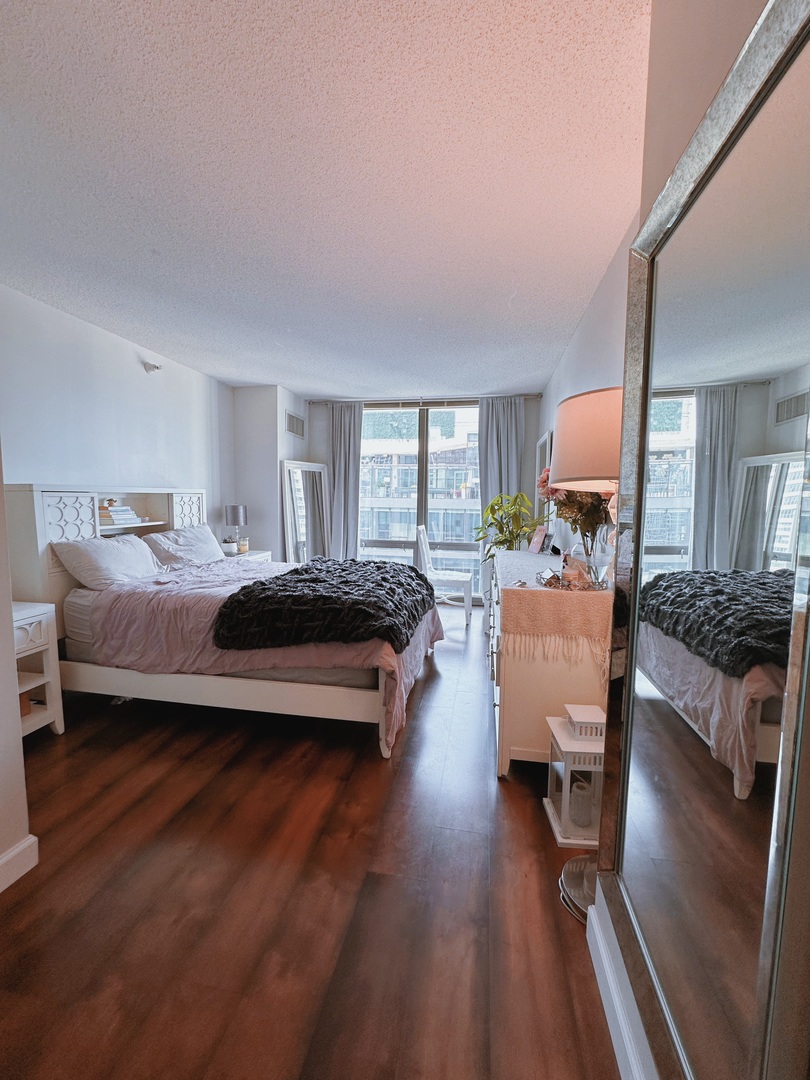 2 E ERIE Street Unit: 2406