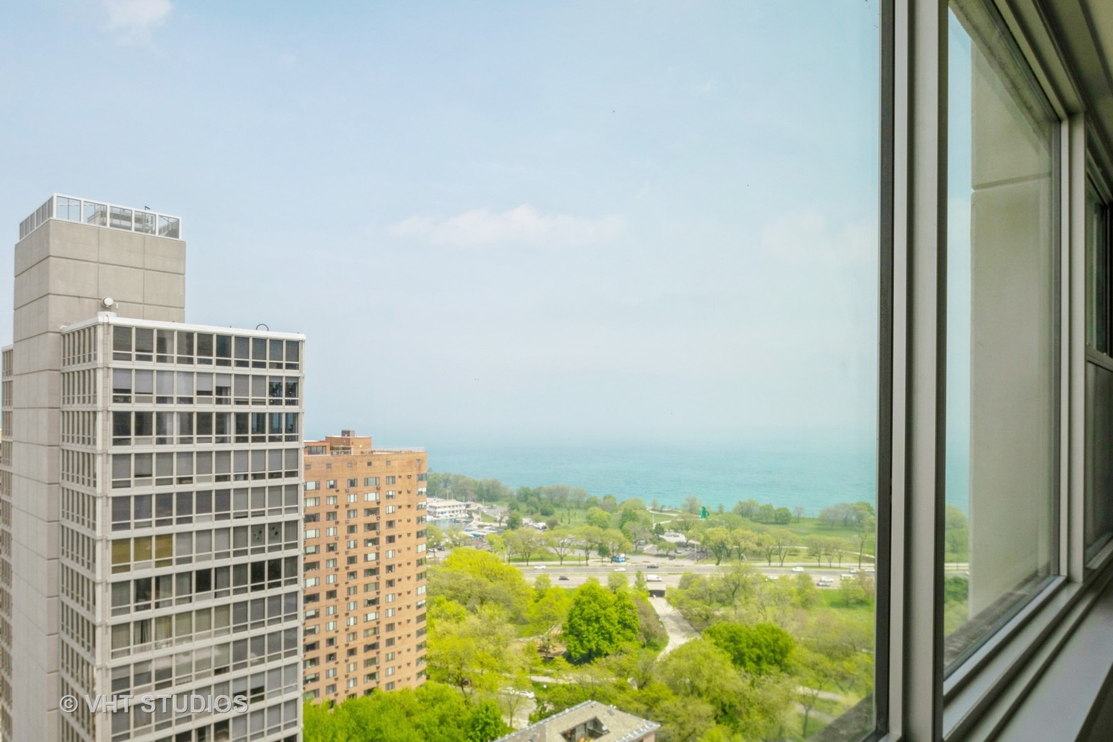 336 W Wellington Avenue Unit: 2502