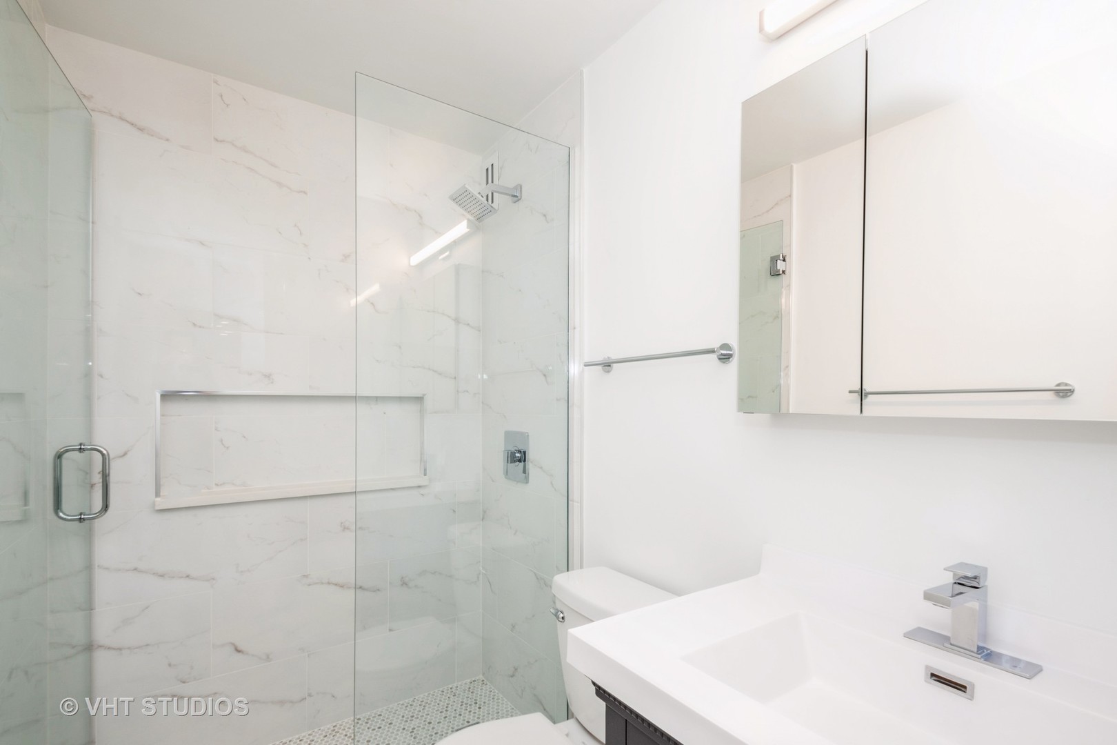 336 W Wellington Avenue Unit: 2502