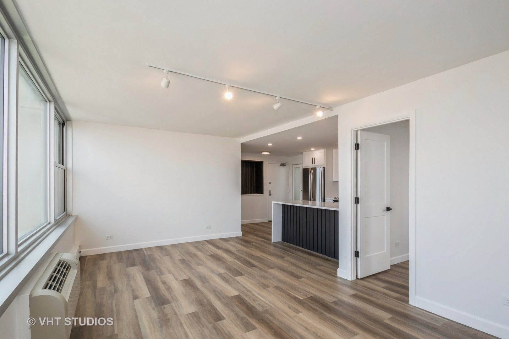 336 W Wellington Avenue Unit: 2502