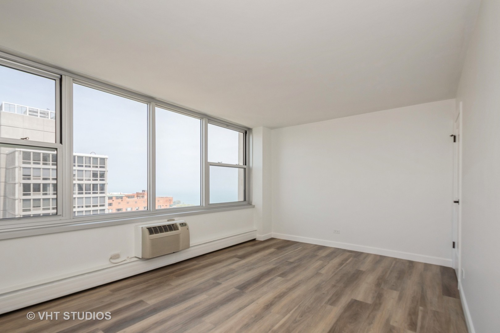 336 W Wellington Avenue Unit: 2502