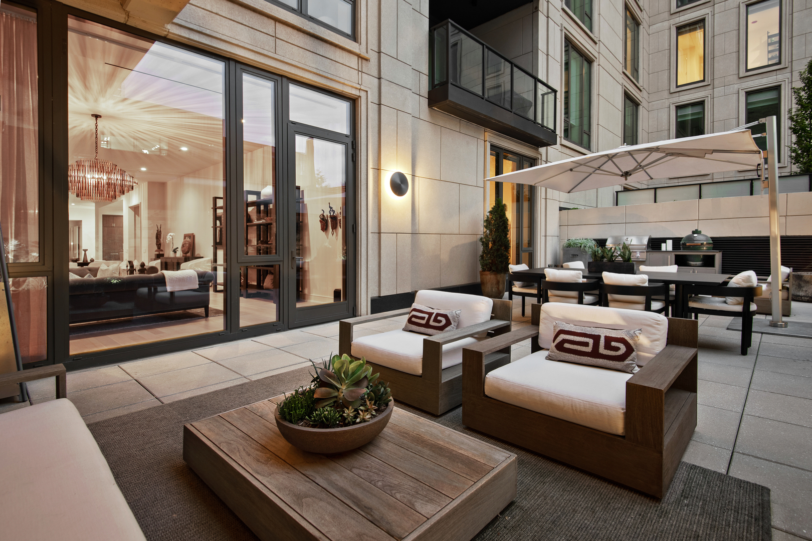 1550 N Clark Street Unit: 304