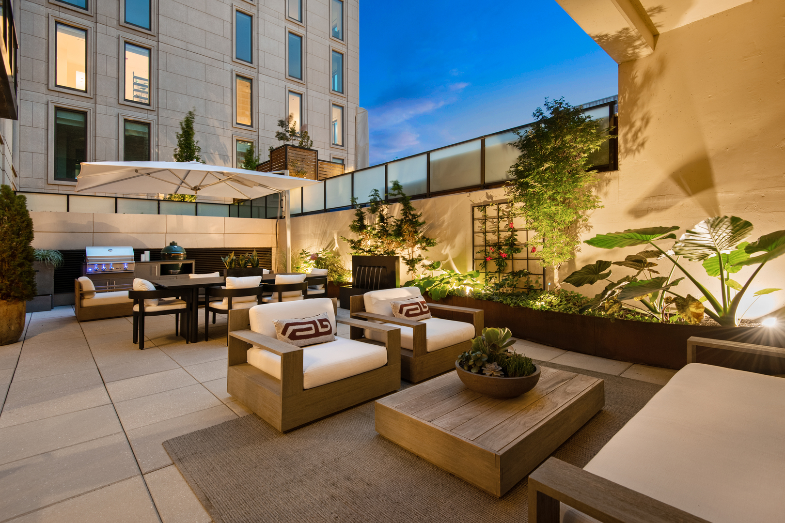 1550 N Clark Street Unit: 304