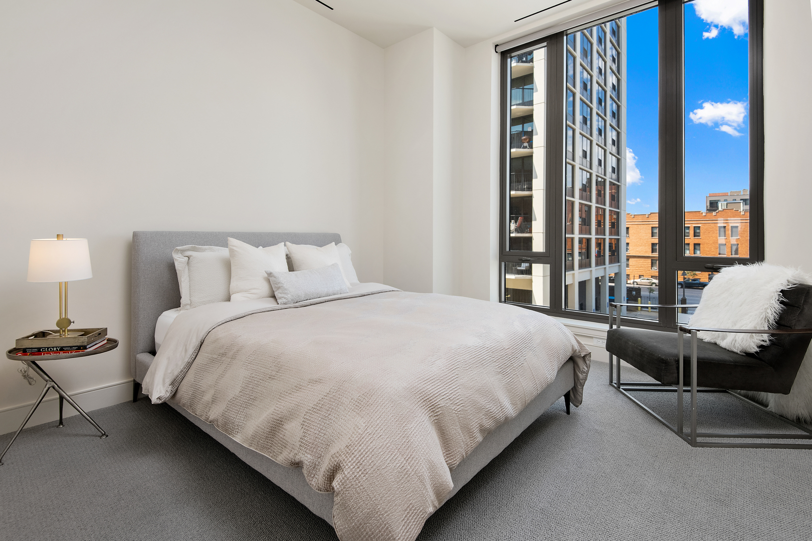 1550 N Clark Street Unit: 304