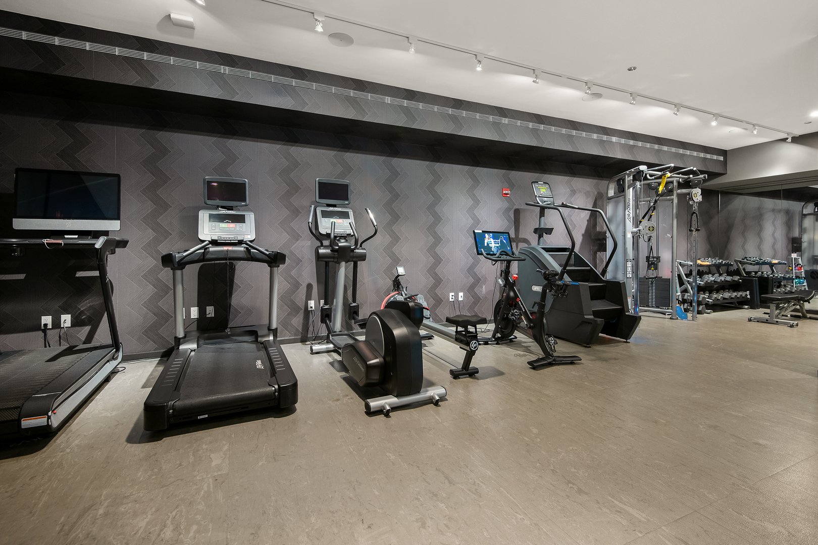 1550 N Clark Street Unit: 304