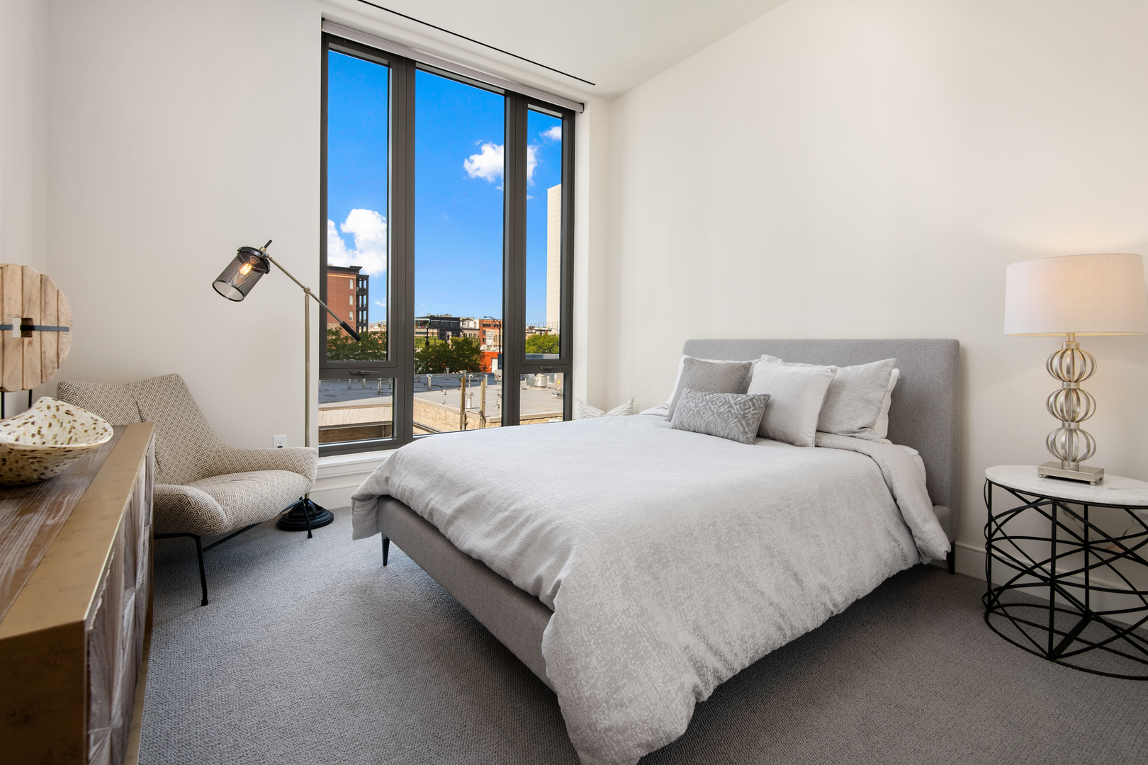 1550 N Clark Street Unit: 304