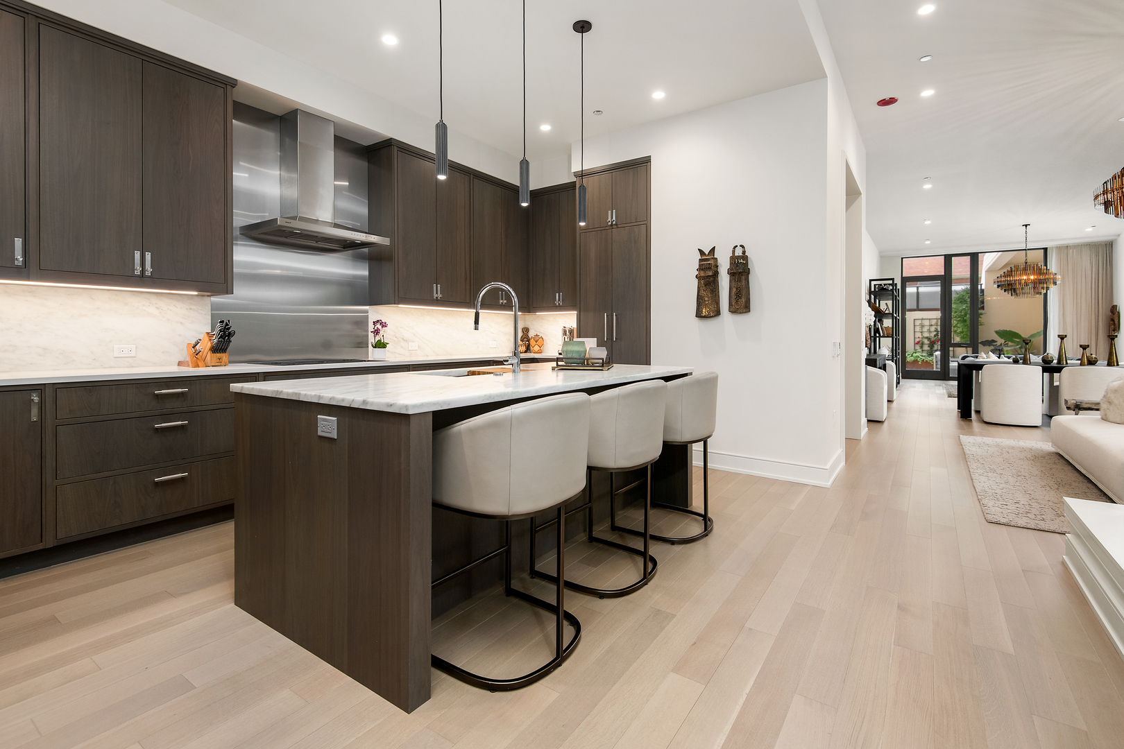 1550 N Clark Street Unit: 304