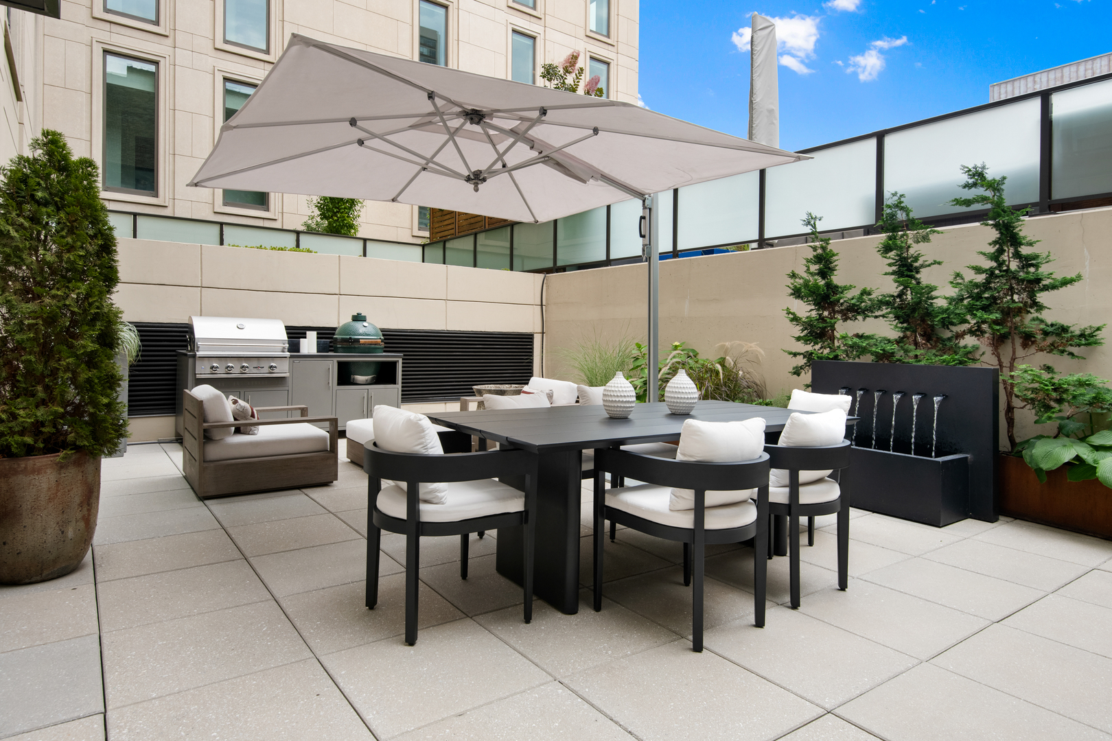 1550 N Clark Street Unit: 304