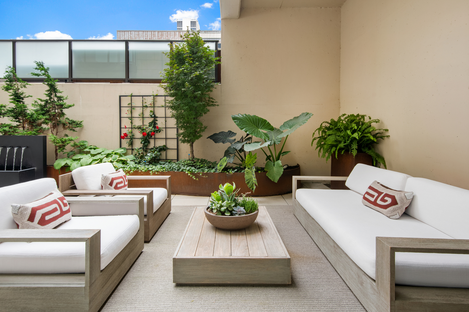 1550 N Clark Street Unit: 304