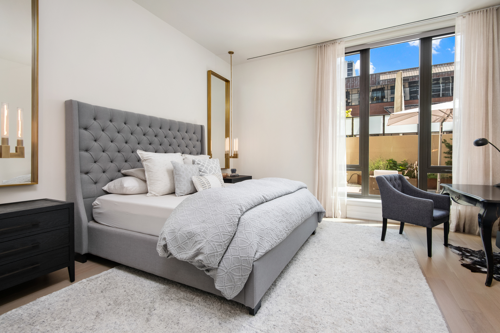 1550 N Clark Street Unit: 304