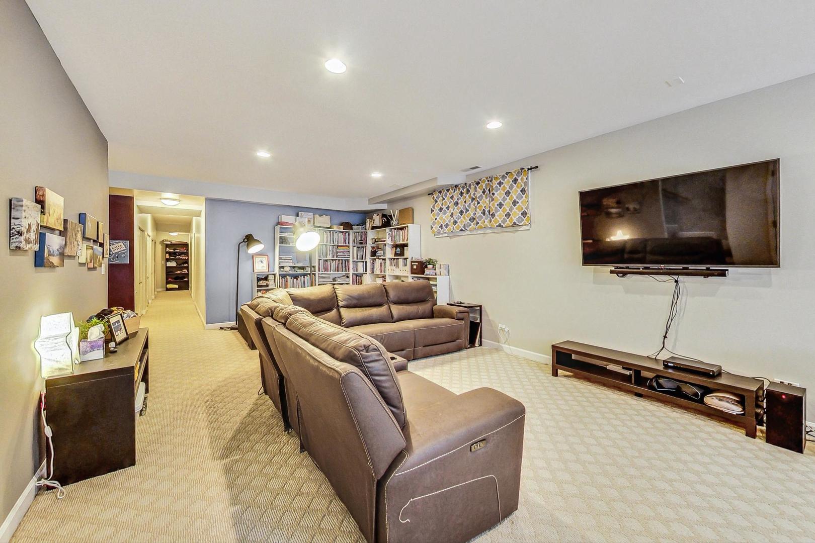 4443 S Indiana Avenue Unit: 1S