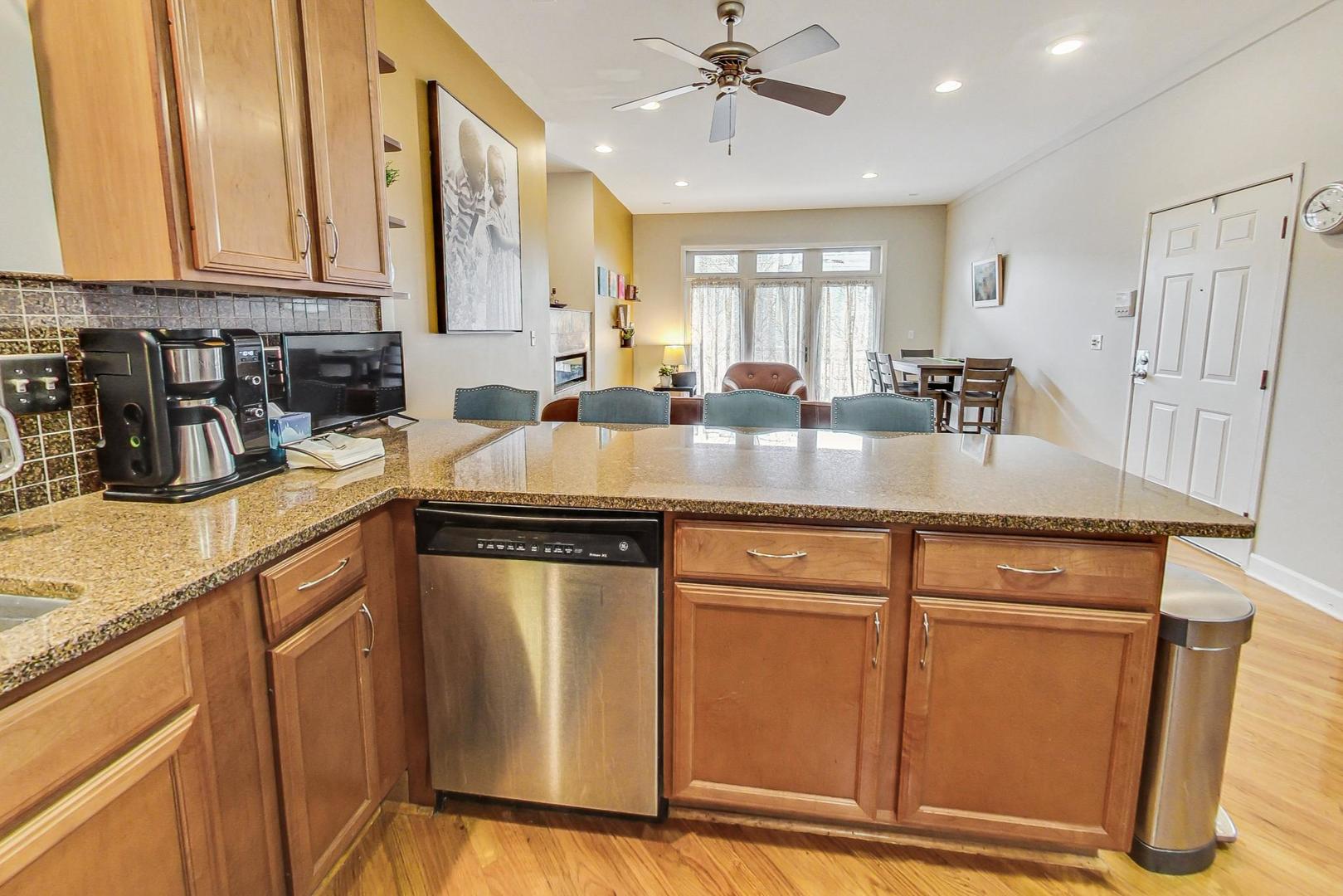 4443 S Indiana Avenue Unit: 1S