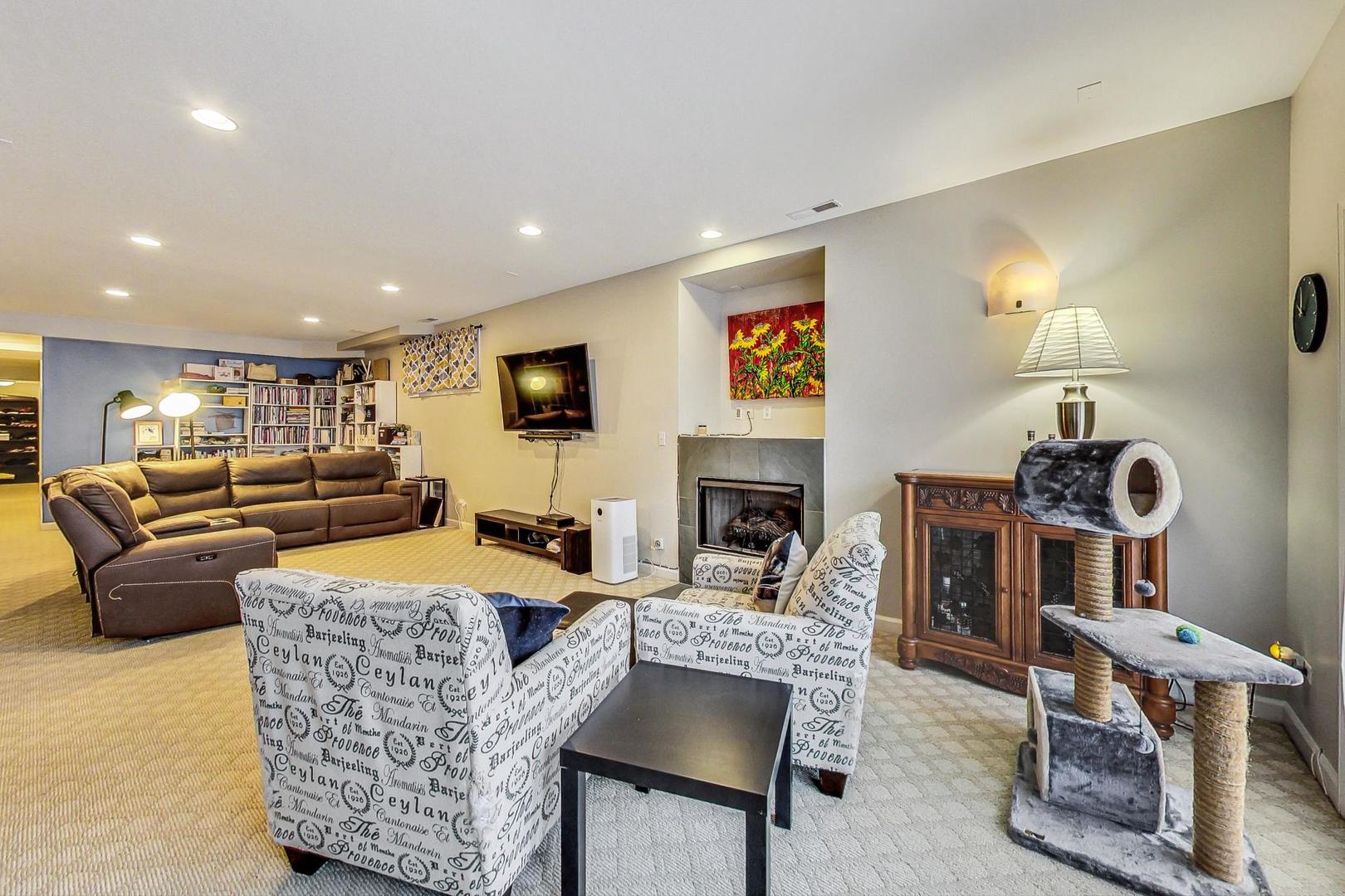 4443 S Indiana Avenue Unit: 1S