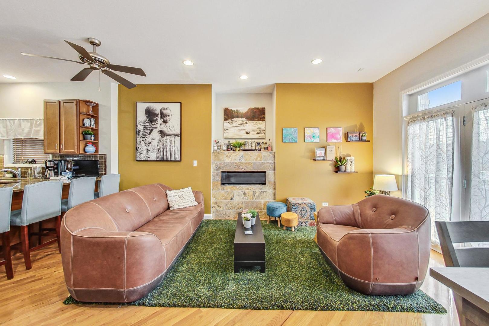 4443 S Indiana Avenue Unit: 1S