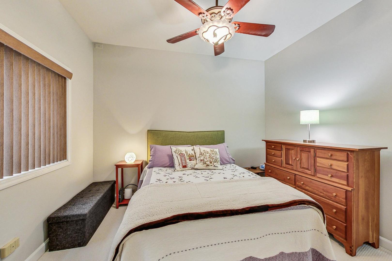 4443 S Indiana Avenue Unit: 1S