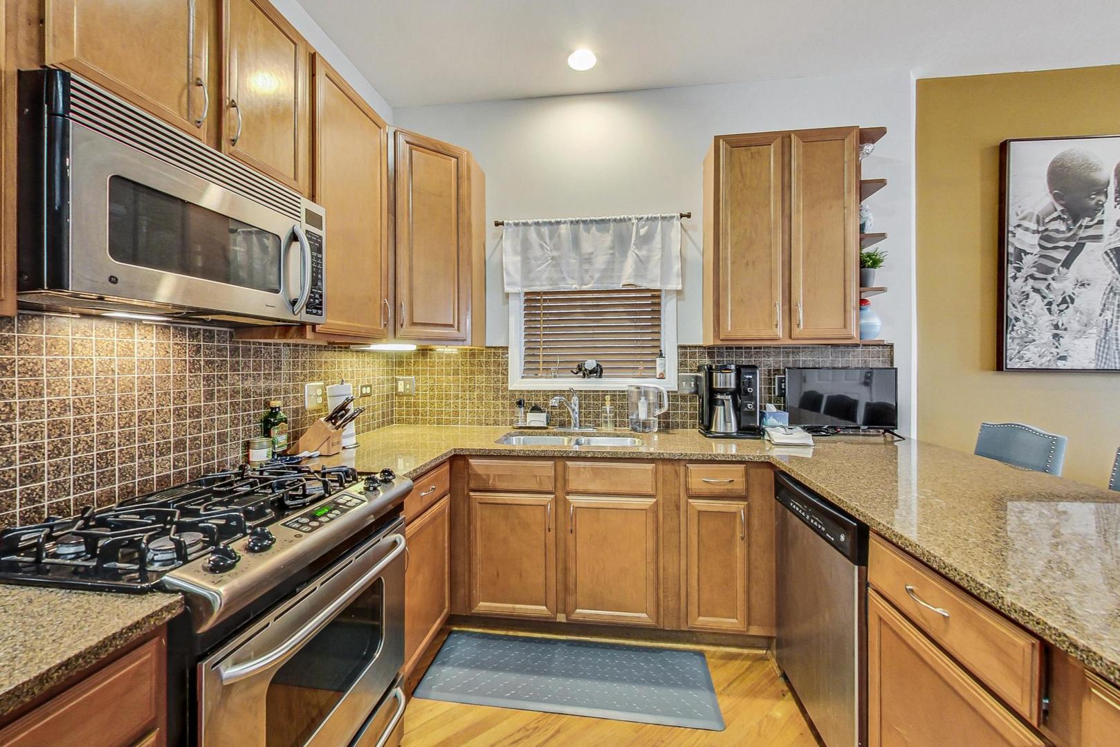 4443 S Indiana Avenue Unit: 1S
