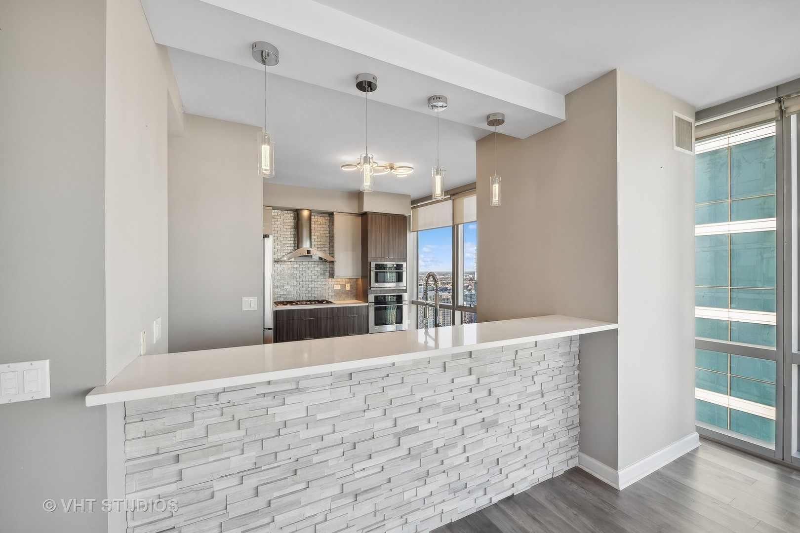 1211 S Prairie Avenue Unit: 3906
