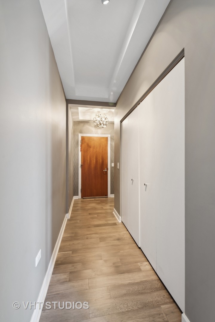 1211 S Prairie Avenue Unit: 3906