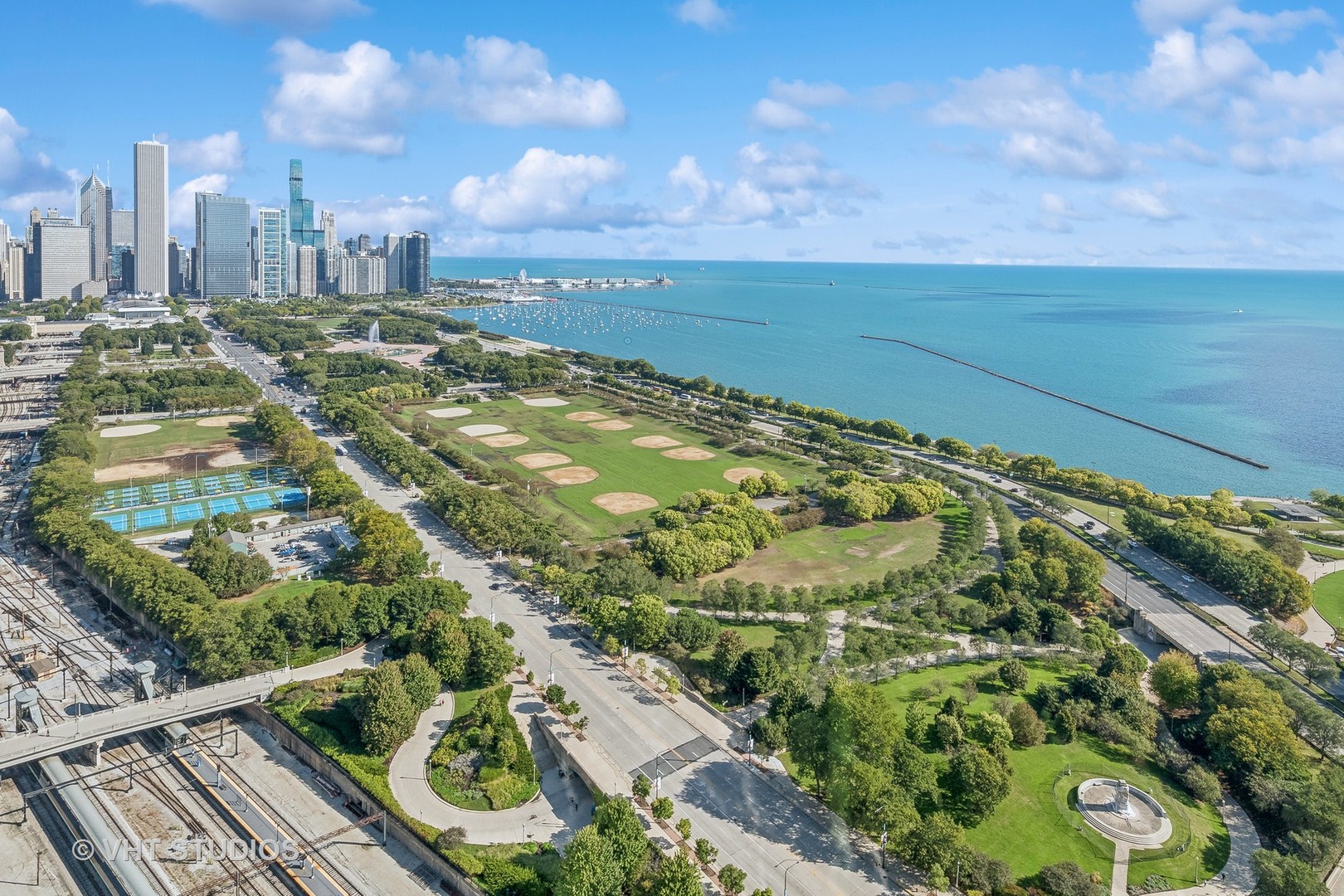 1211 S Prairie Avenue Unit: 3906