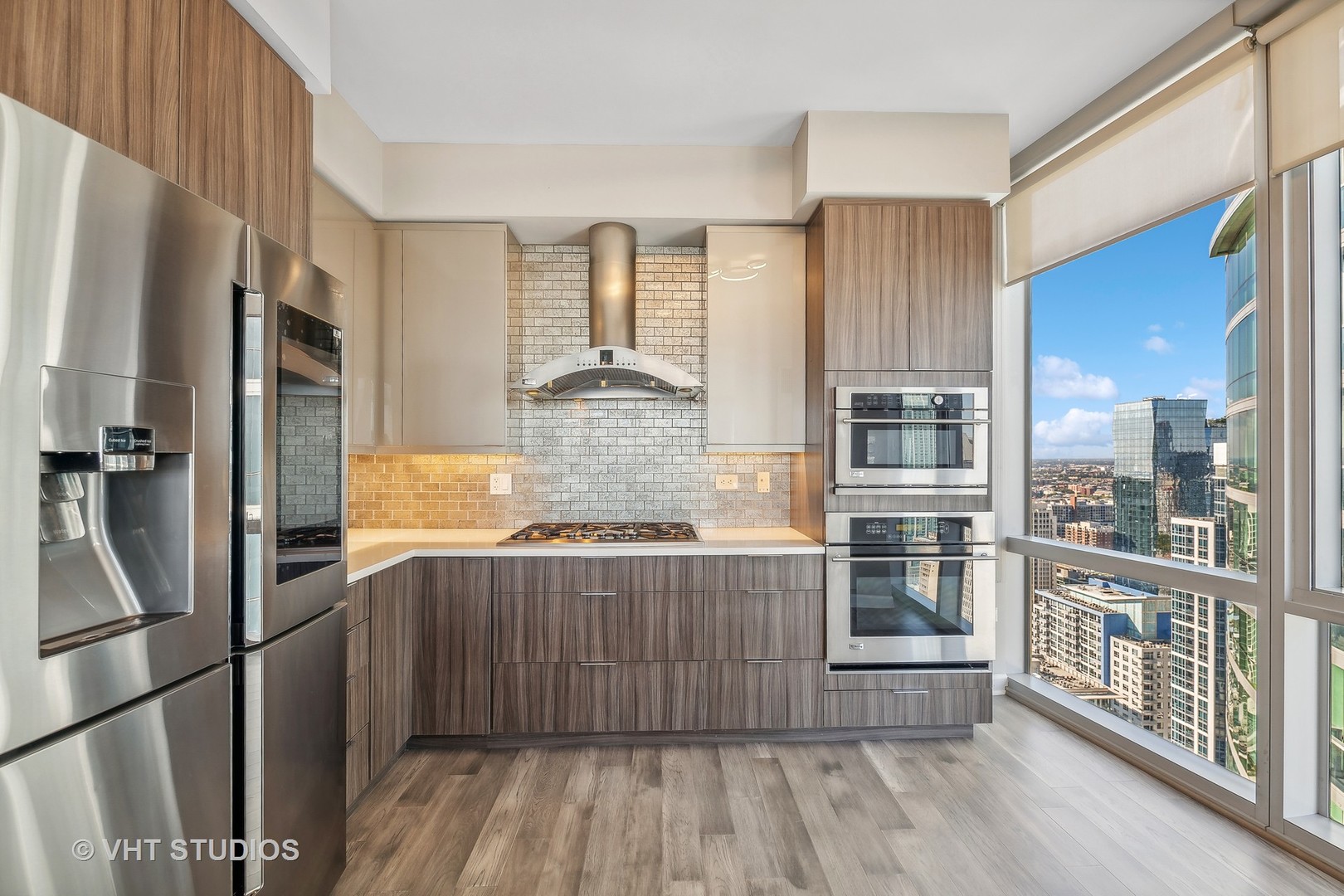 1211 S Prairie Avenue Unit: 3906