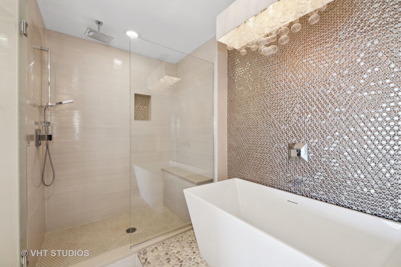 1211 S Prairie Avenue Unit: 3906